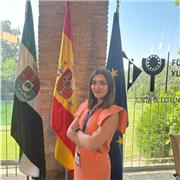 Imparto clases de refuerzo en asignaturas de letras hasta un nivel de bachillerato, clases de técnicas de estudio y organización de cualquier nivel y de refuerzo en asignaturas de Derecho